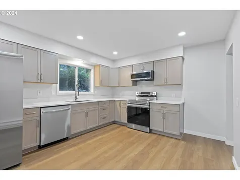 768 Fern Place Hood River OR 97031