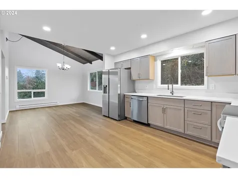 768 Fern Place Hood River OR 97031
