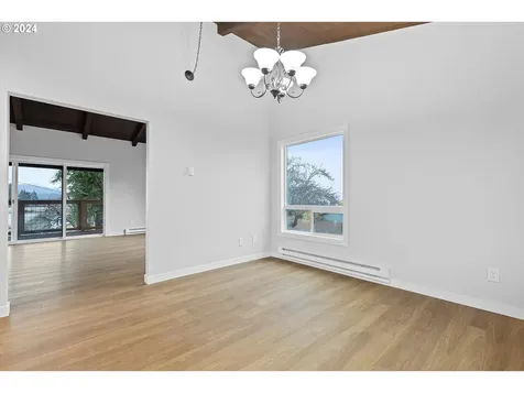 768 Fern Place Hood River OR 97031