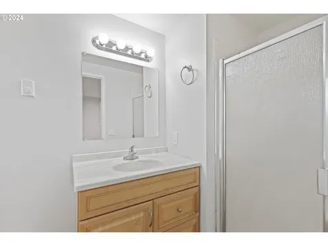 768 Fern Place Hood River OR 97031