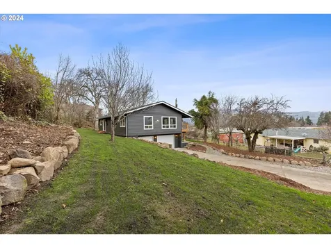 768 Fern Place Hood River OR 97031