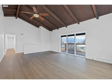 768 Fern Place Hood River OR 97031