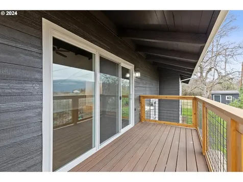 768 Fern Place Hood River OR 97031