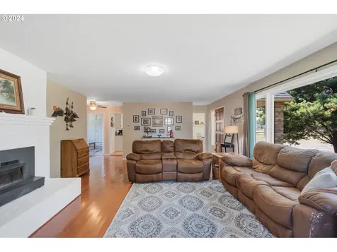 4005 Beech Street Tillamook OR 97141