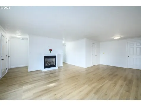 326 Nw Washington Street Sheridan OR 97378
