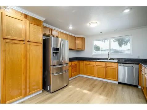 326 Nw Washington Street Sheridan OR 97378