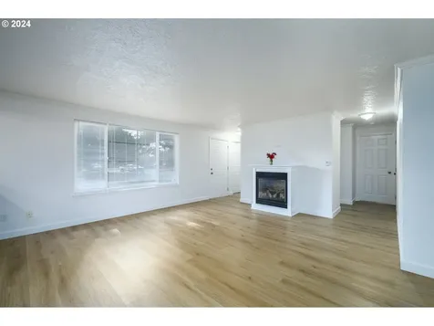 326 Nw Washington Street Sheridan OR 97378