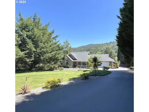 346 Winchuck River Road Brookings OR 97415