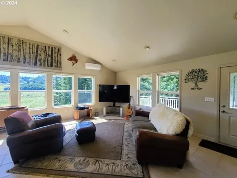 68860 Sandpoint Road North Bend OR 97459