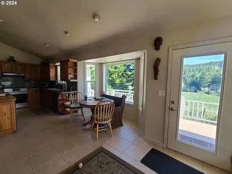 68860 Sandpoint Road North Bend OR 97459