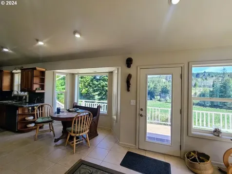 68860 Sandpoint Road North Bend OR 97459