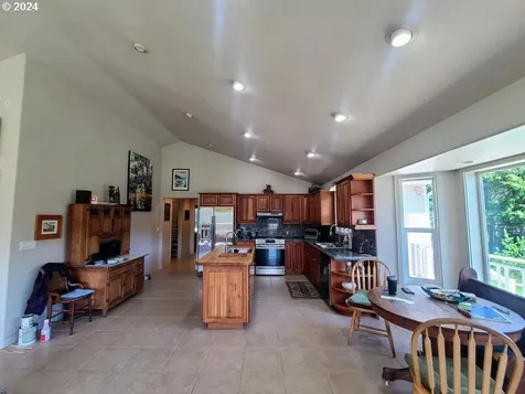 68860 Sandpoint Road North Bend OR 97459