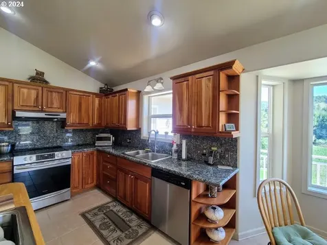 68860 Sandpoint Road North Bend OR 97459