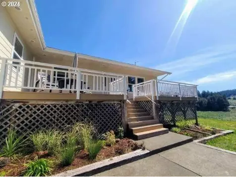 68860 Sandpoint Road North Bend OR 97459