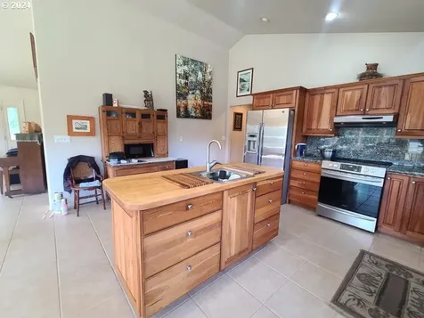 68860 Sandpoint Road North Bend OR 97459