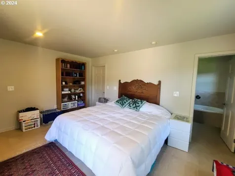 68860 Sandpoint Road North Bend OR 97459