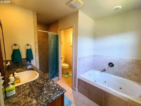 68860 Sandpoint Road North Bend OR 97459