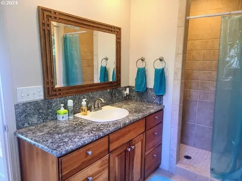 68860 Sandpoint Road North Bend OR 97459