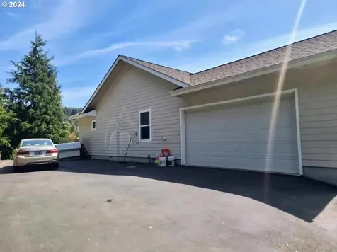 68860 Sandpoint Road North Bend OR 97459