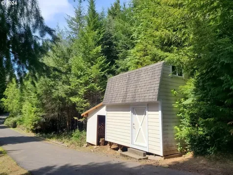 68860 Sandpoint Road North Bend OR 97459