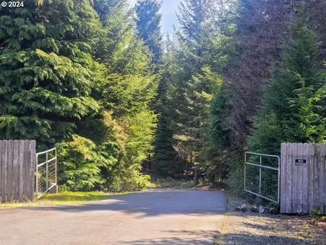68860 Sandpoint Road North Bend OR 97459