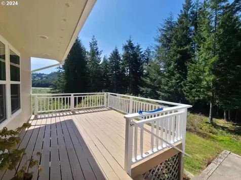68860 Sandpoint Road North Bend OR 97459