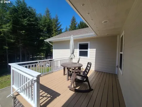 68860 Sandpoint Road North Bend OR 97459