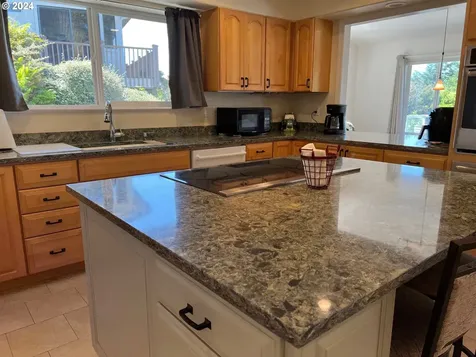 15696 Upper Benham Lane Brookings OR 97415