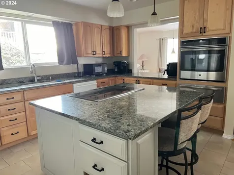 15696 Upper Benham Lane Brookings OR 97415