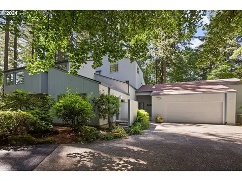 2275 SW Mayfield Avenue Portland OR 97225