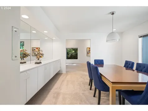 2275 SW Mayfield Avenue Portland OR 97225
