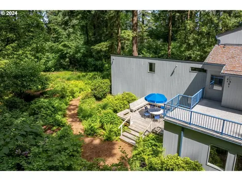 2275 SW Mayfield Avenue Portland OR 97225