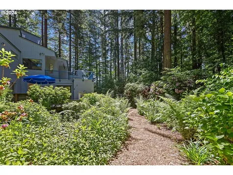 2275 SW Mayfield Avenue Portland OR 97225