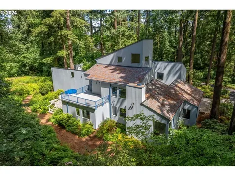 2275 SW Mayfield Avenue Portland OR 97225
