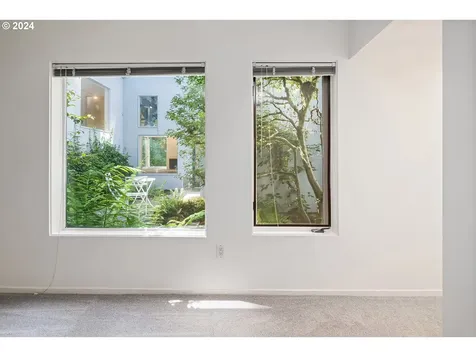 2275 SW Mayfield Avenue Portland OR 97225