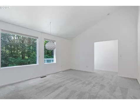 2275 SW Mayfield Avenue Portland OR 97225