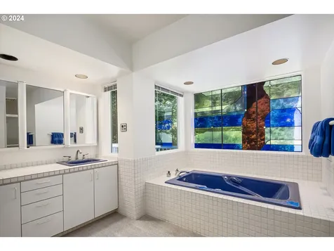 2275 SW Mayfield Avenue Portland OR 97225