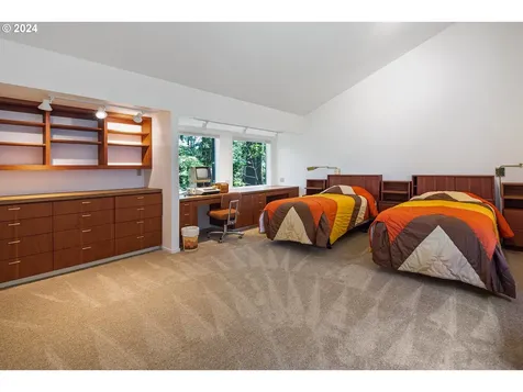 2275 SW Mayfield Avenue Portland OR 97225