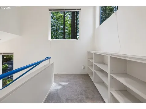 2275 SW Mayfield Avenue Portland OR 97225