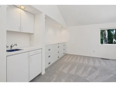 2275 SW Mayfield Avenue Portland OR 97225