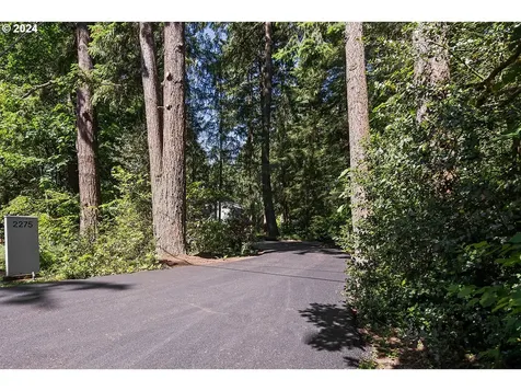 2275 SW Mayfield Avenue Portland OR 97225