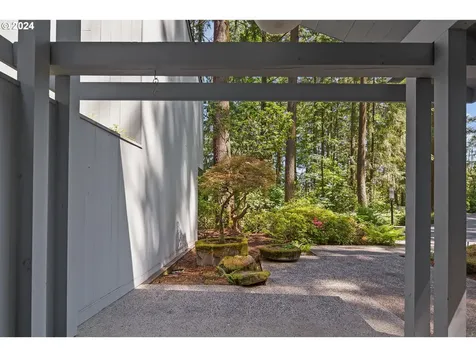 2275 SW Mayfield Avenue Portland OR 97225