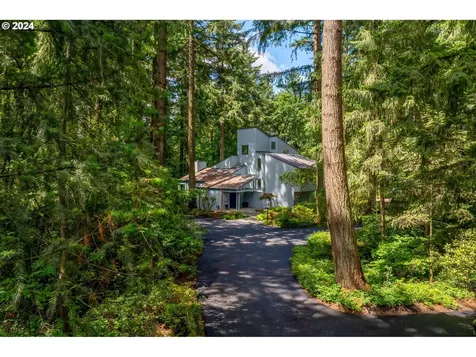 2275 SW Mayfield Avenue Portland OR 97225