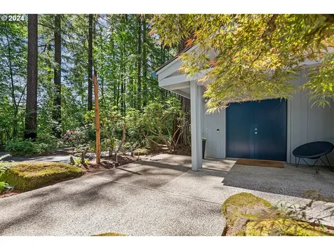 2275 SW Mayfield Avenue Portland OR 97225