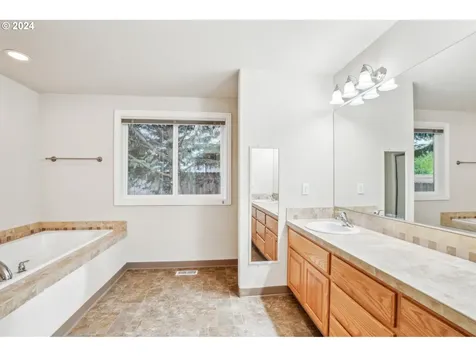 2932 Ne 88th Court Vancouver WA 98662