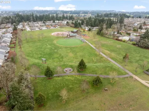 19439 Silverfox Parkway Oregon City OR 97045
