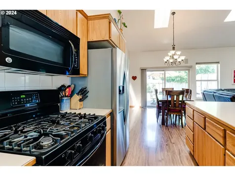 1287 Frogs Leap Lane Eugene OR 97404