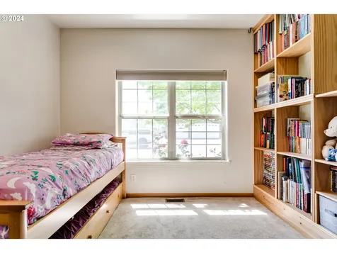 1287 Frogs Leap Lane Eugene OR 97404