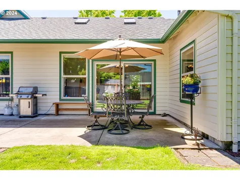 1287 Frogs Leap Lane Eugene OR 97404