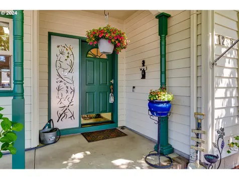 1287 Frogs Leap Lane Eugene OR 97404